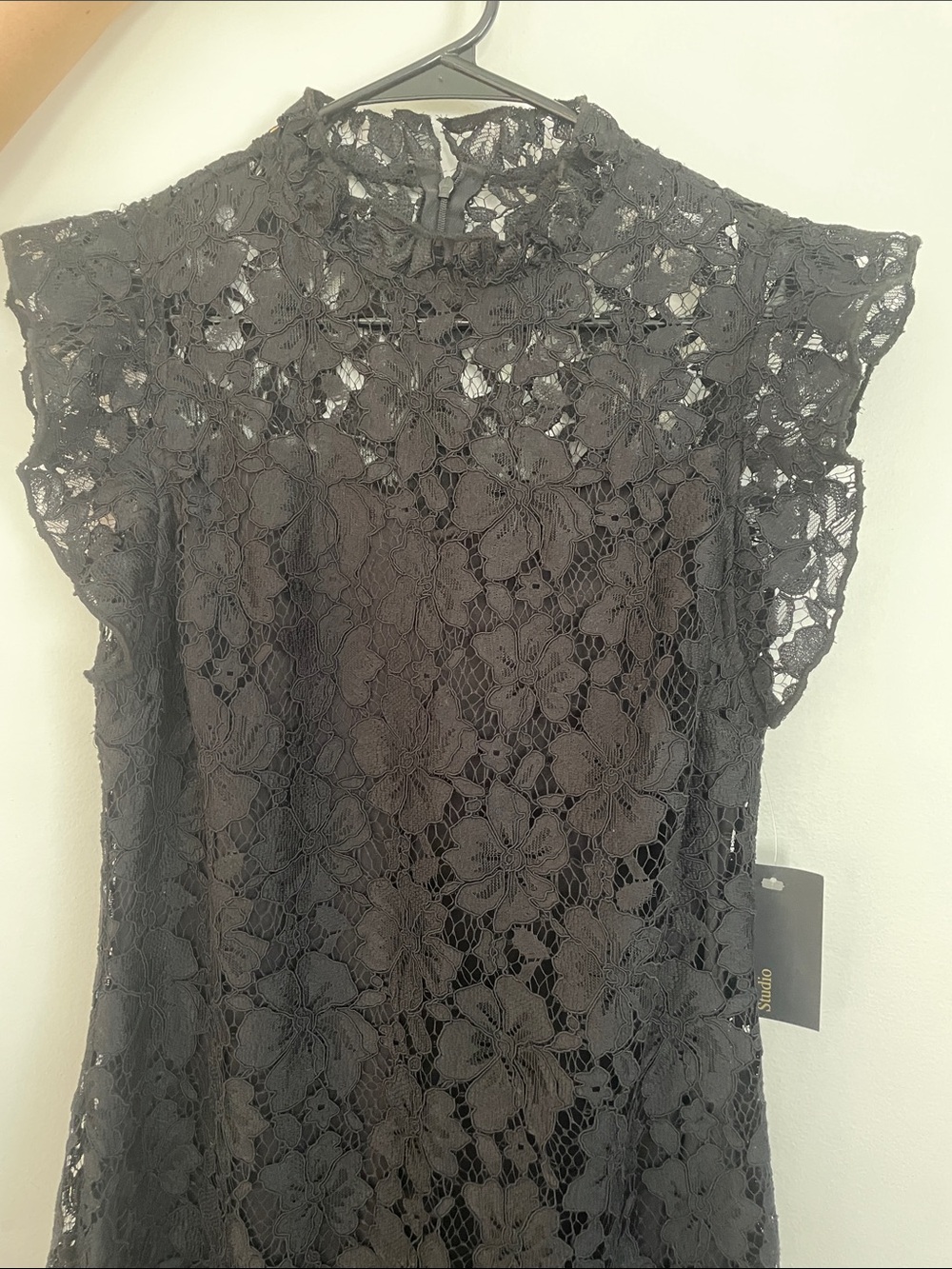 Studio Black Floral Lace Cap-Sleeve Blouse